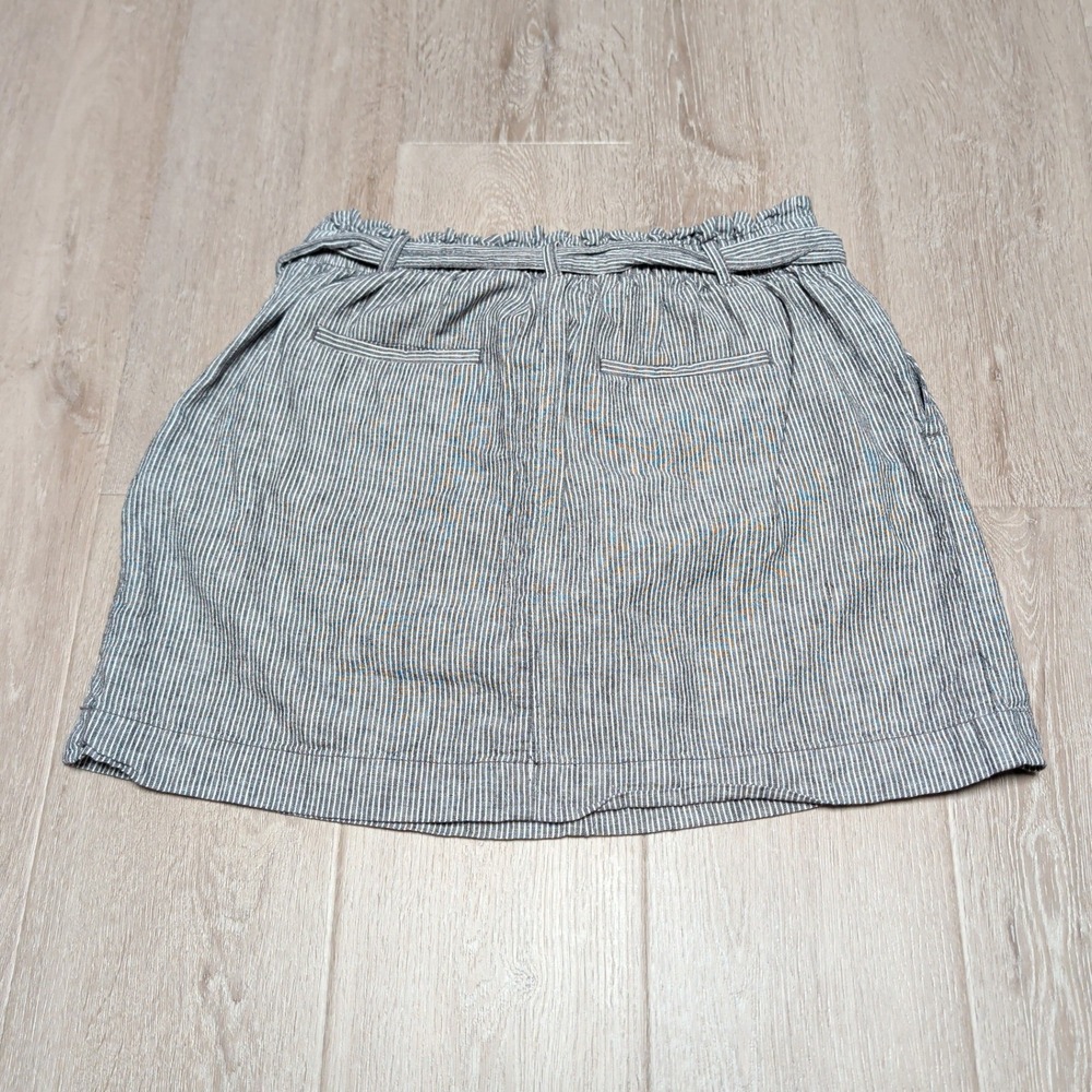 LOFT Grey White Pinstripe Paperbag Waist Mini Skirt with Tie Belt Womens Size 10 - Picture 2 of 6